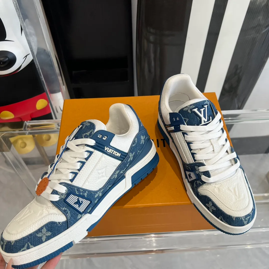👟👟Ex-factory price 840👟👟 Women's shoes factory Couple model 👫LV Trainer series basketball sneakers🌟 Original molded TPU outsole The texture is the same as the original ⚠️Original development Top version All details are consistent with the original ⚠️ Size: 35-45